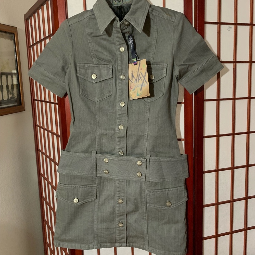 New gray short sleeve belted mini dress